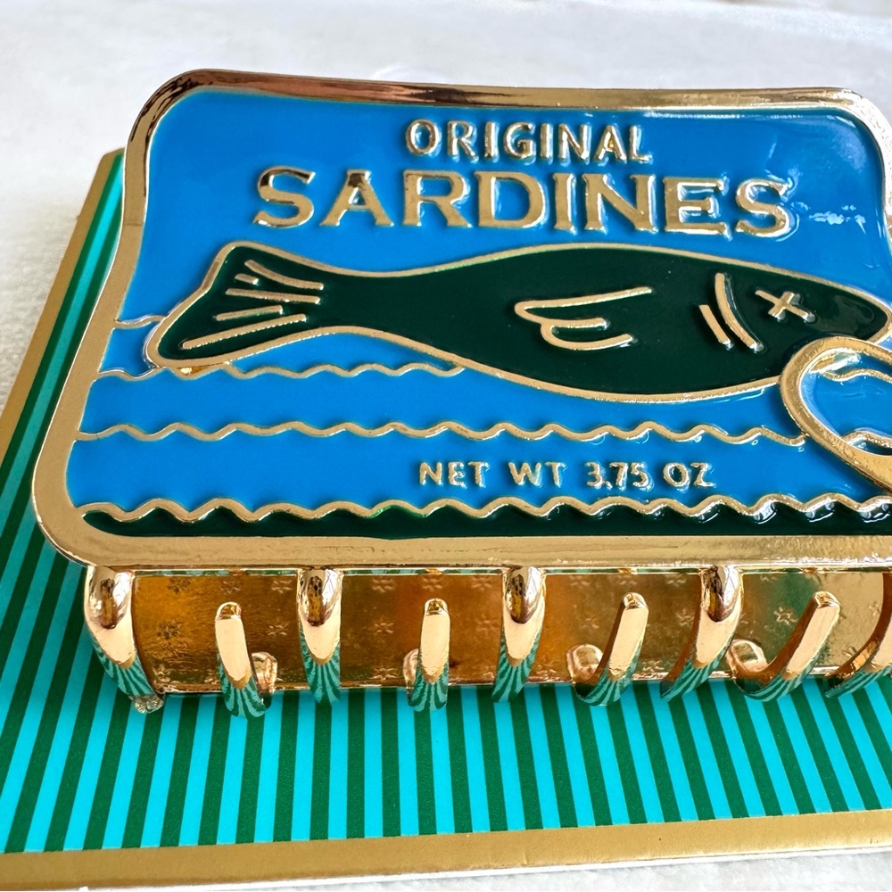 Piper K Blue & Gold Can of Sardines Hair Claw Clip - Picture 3 of 7